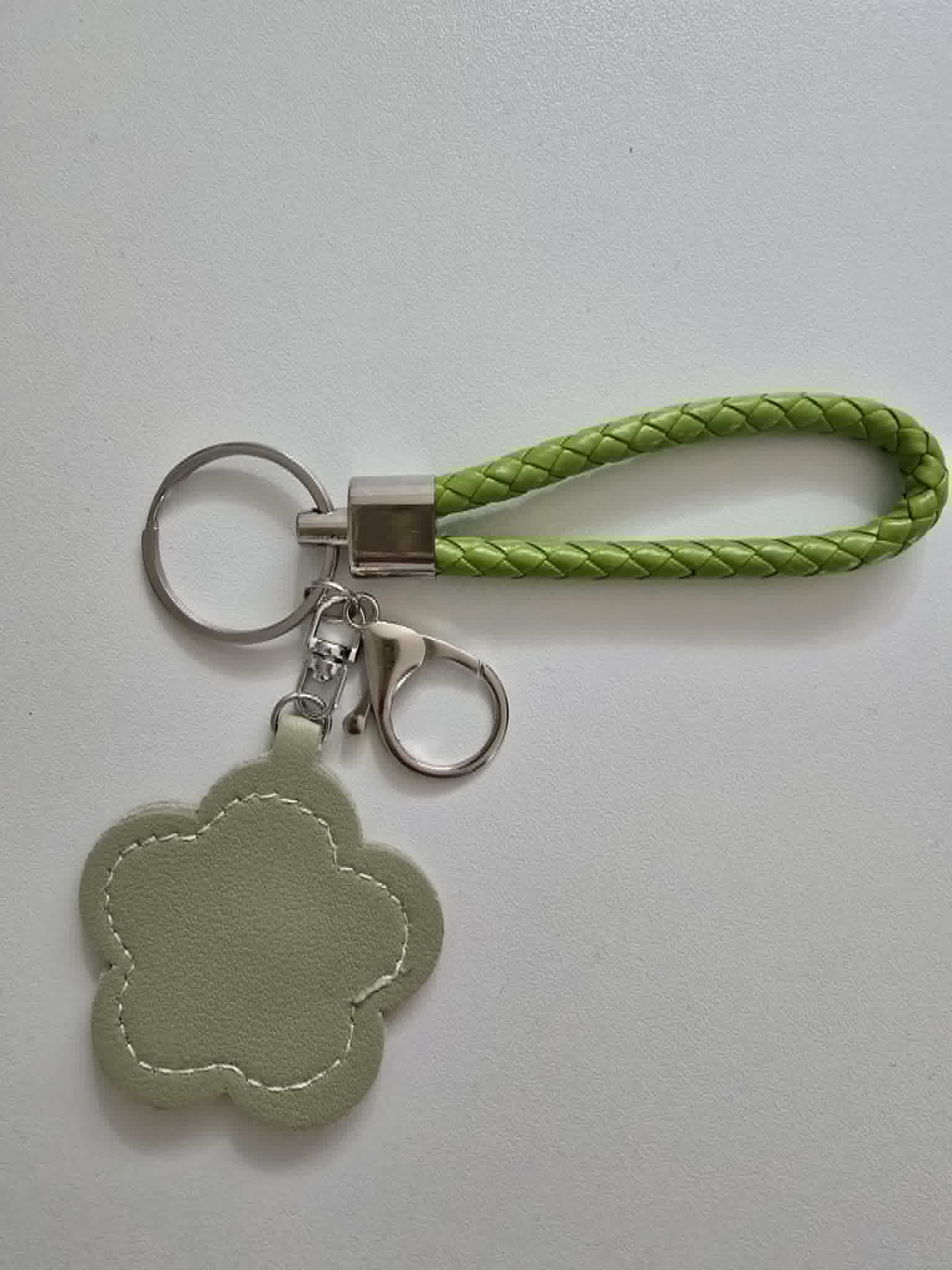 Collection "Fin d'année" 🖍️ - Le porte clé fleur/miroir